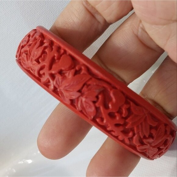 Heavily Carved Cinnabar? Resin Western Floral Motif Red Bangle Bracelet - Picture 2 of 7